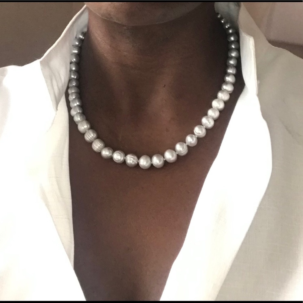 Silver pearl necklace 7 inch